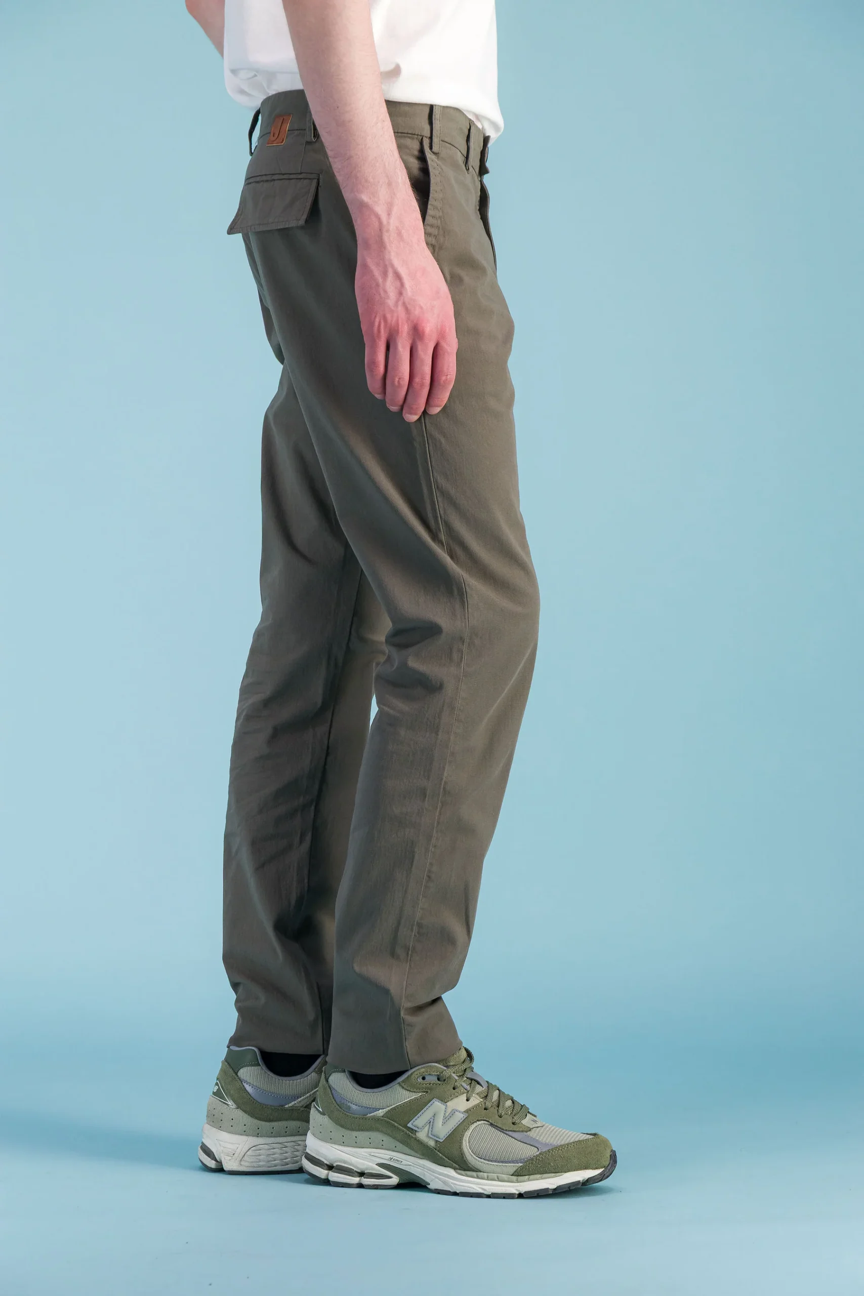 Khaki Lightweight Organic Cotton City Trousers Men – JAGVI - Image 3