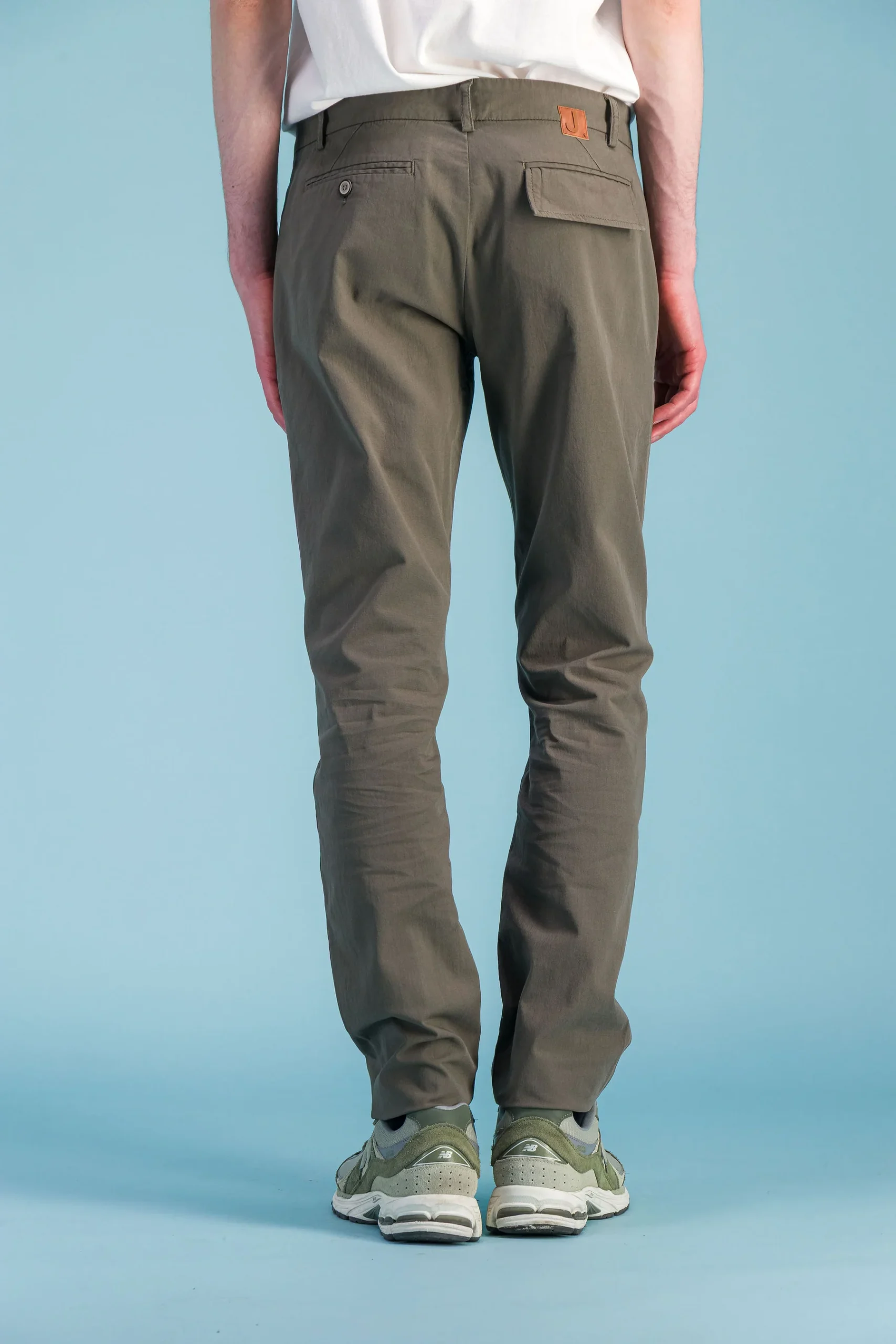 Khaki Lightweight Organic Cotton City Trousers Men – JAGVI - Image 4